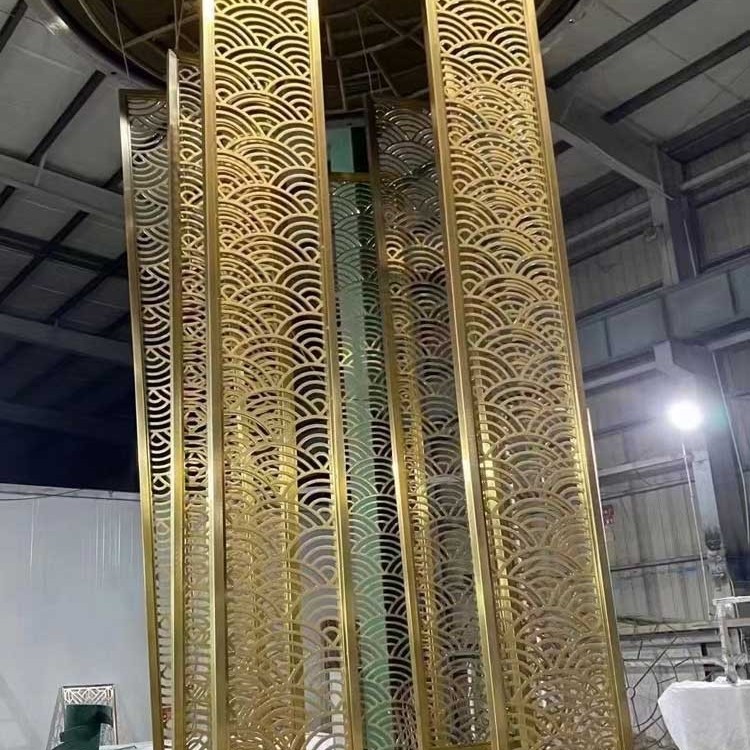 輕奢不銹鋼屏風(fēng)隔斷圓形假山水背景墻金屬網(wǎng)鏤空浮雕戶(hù)外玻璃定制